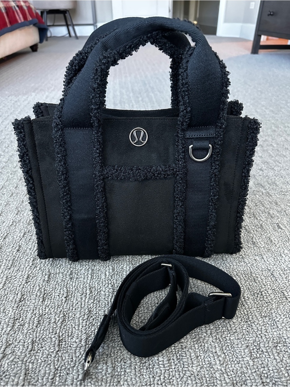 Lululemon Boxy Mini Tote Bag 4.5L Faux Shearling Trim Black Like New